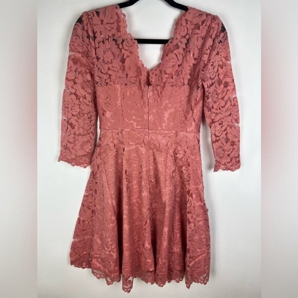 NWT-Le Chateau, Women’s Formal Scallop Lace Fit & Flare Mini Dress-Peach. Size:S - Picture 3 of 15